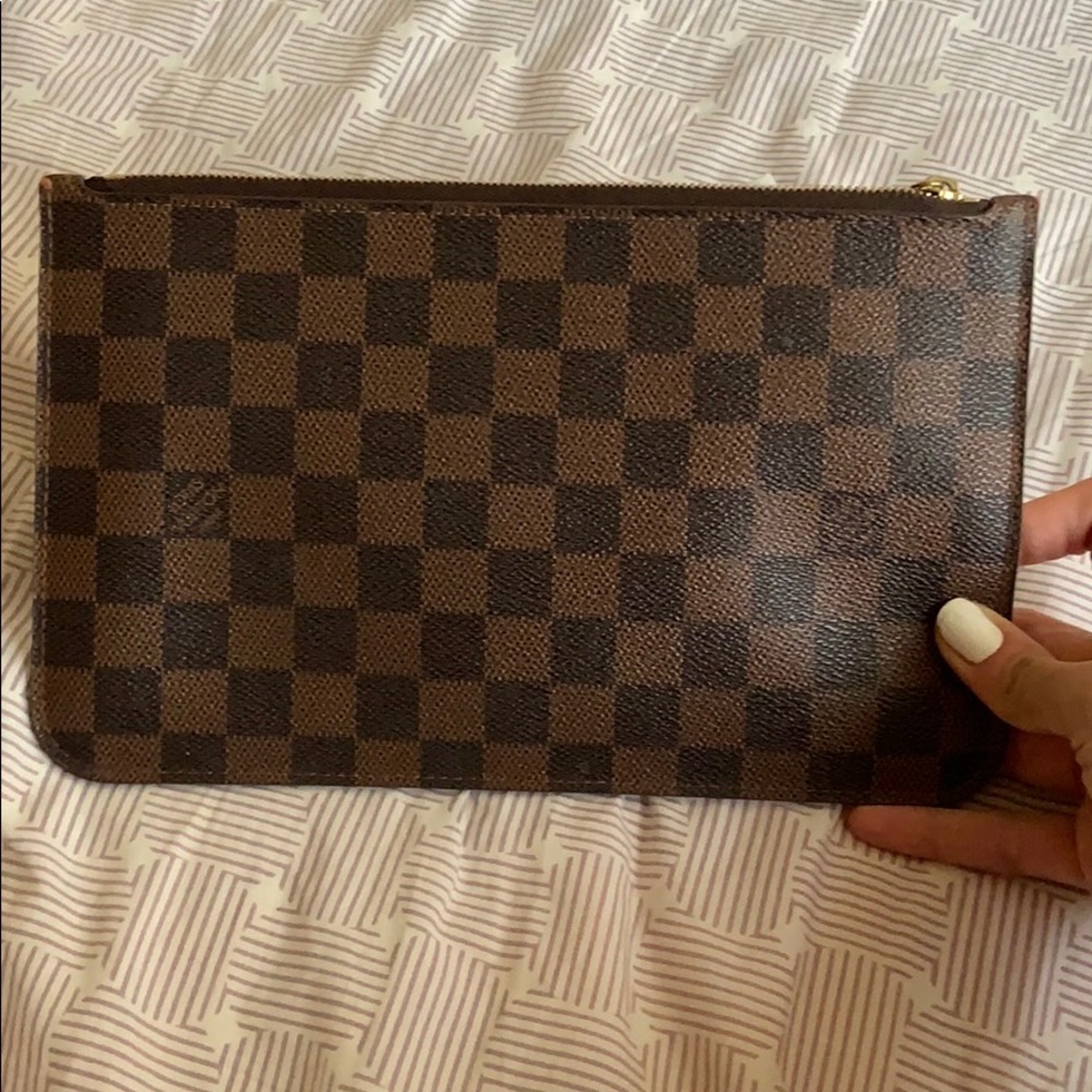 LOUIS VUITTON Damier Neverful GM Pochette